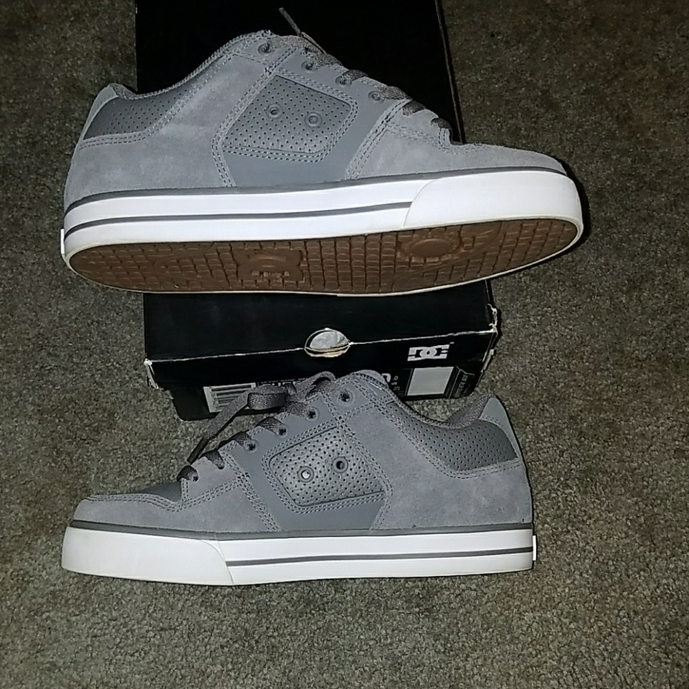 Shoes - Picture 4 of 4